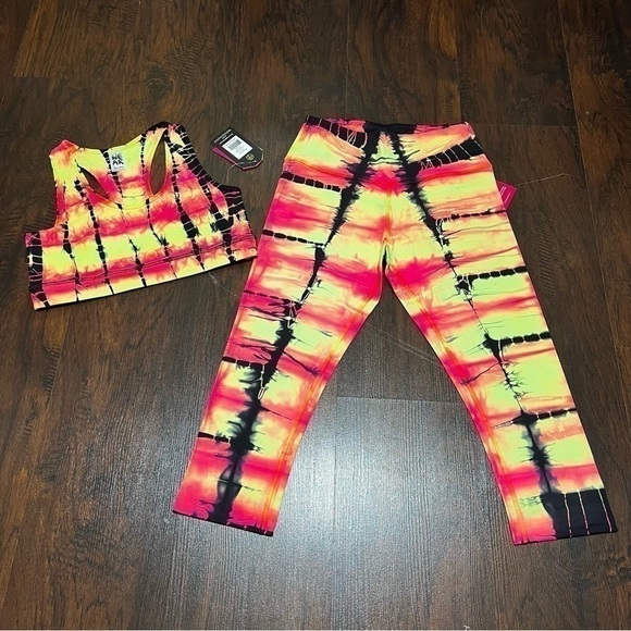 Zumba Tie Dye For Zumba Capri Leggings & Sport Bra Set Medium - Oh Orange nwt - Picture 1 of 16